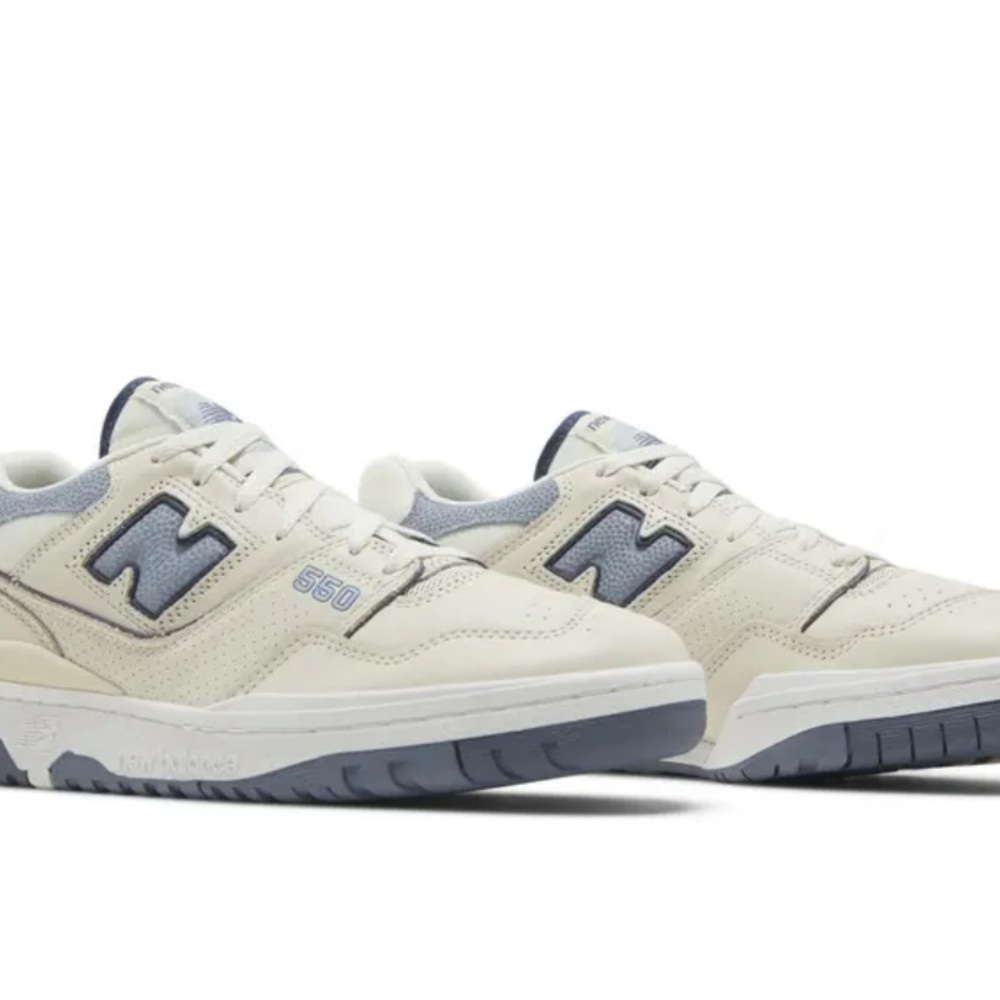 New Balance 550 in Off-White and Navy